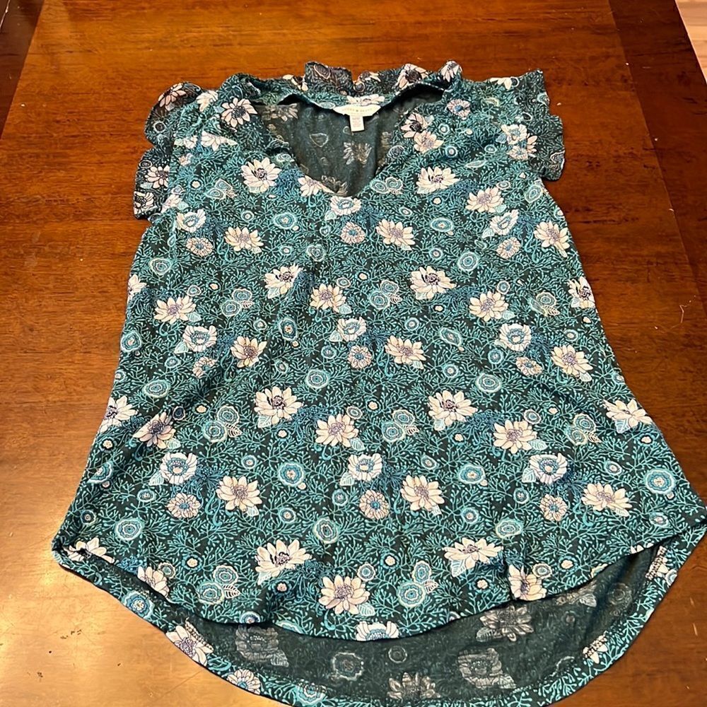 Lucky Brand Green Floral Flutter Sleeve Top size M